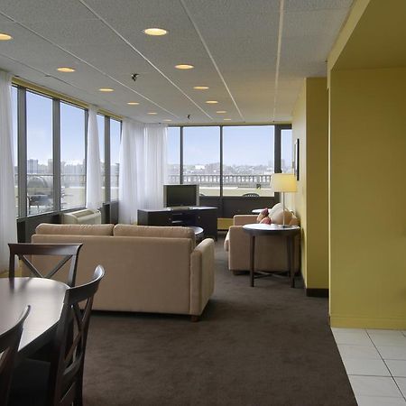 Dartmouth Oceanview Hotel Room photo