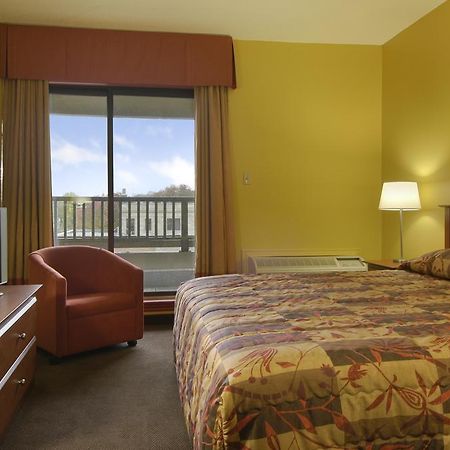 Dartmouth Oceanview Hotel Room photo