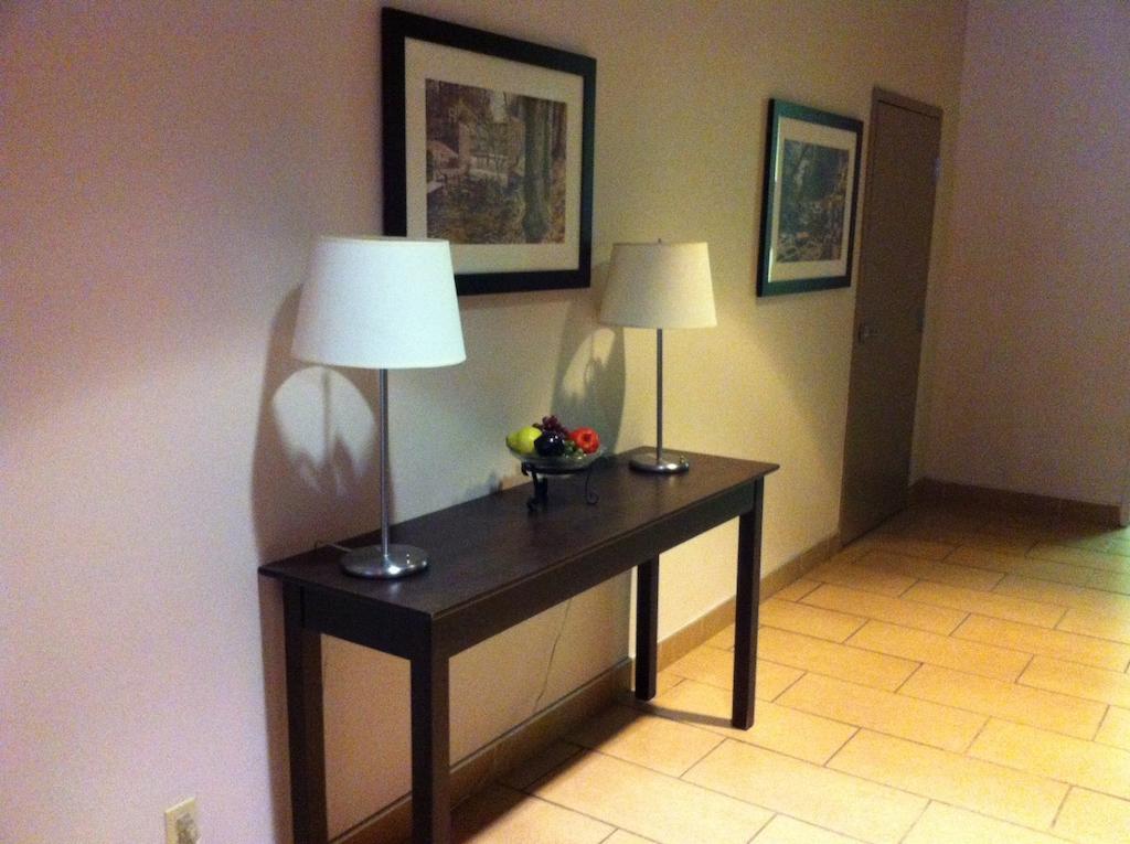 Dartmouth Oceanview Hotel Room photo