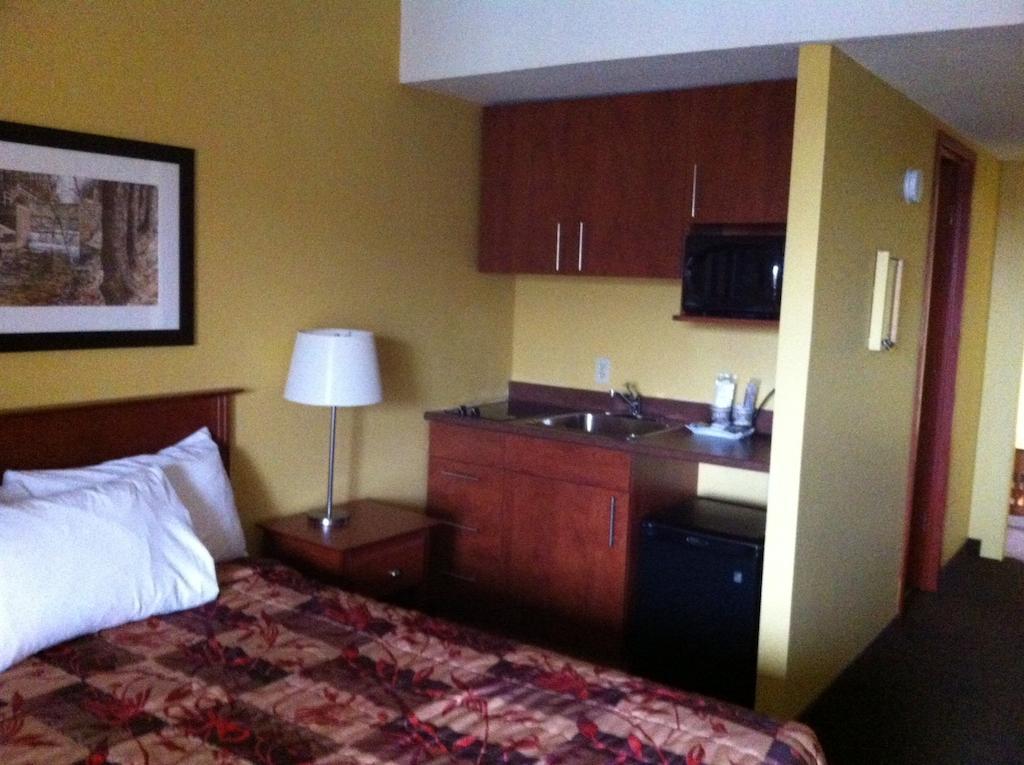 Dartmouth Oceanview Hotel Room photo